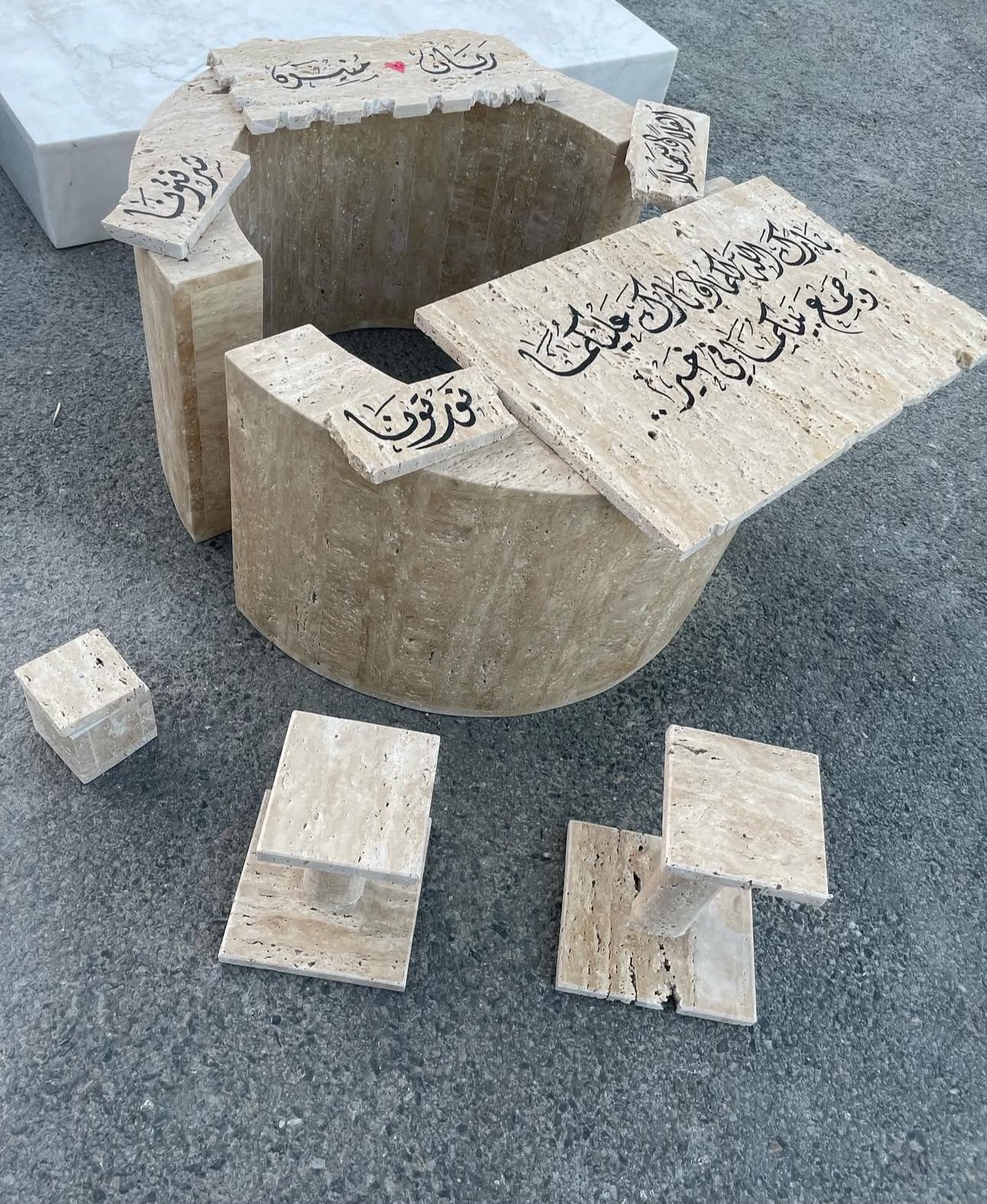 سطح رخامي من تنفيذ عملاق الرخام — لقطة ١٨